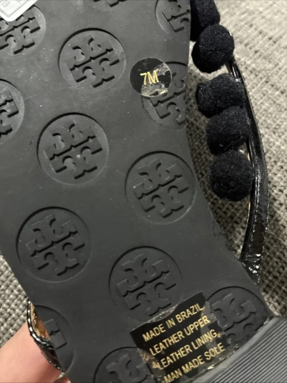 Tory Burch Authentic Women’s Size 7 Black Patent Pom Pom Thong Flip Flop Sandals